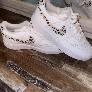 Nike Visions - Women’s. Size 6